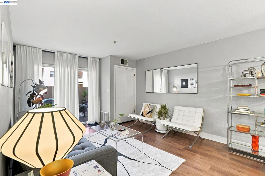 3173 Wayside Plaza 113