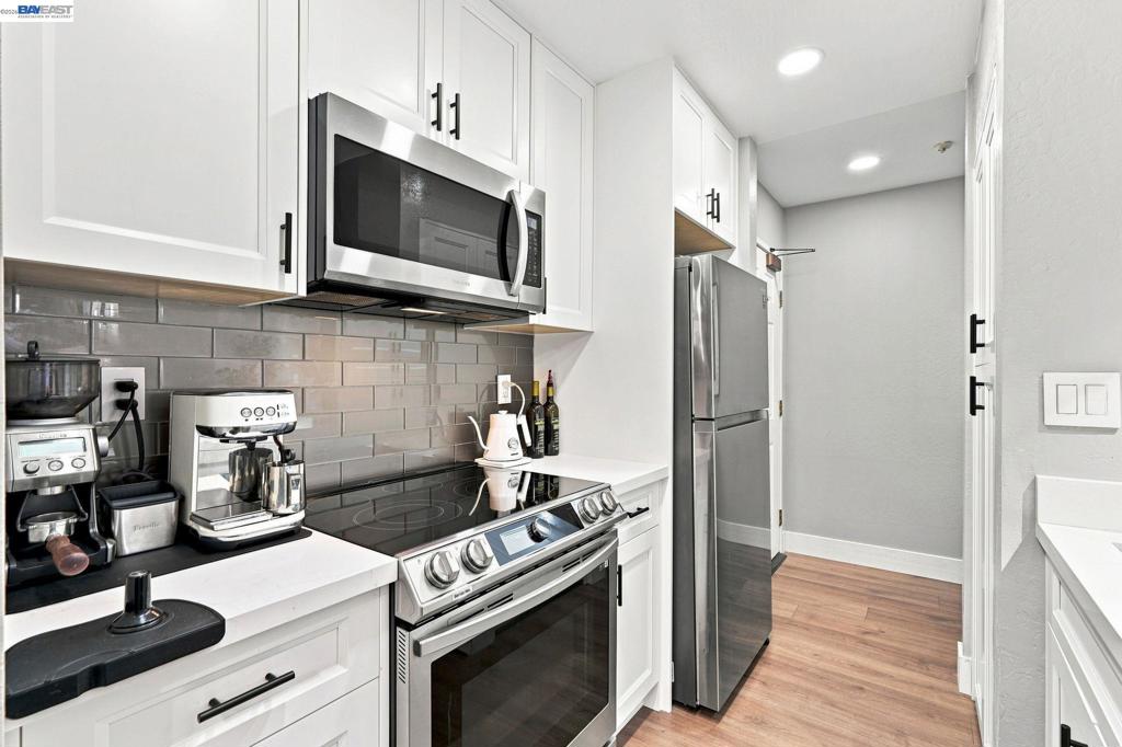 3173 Wayside Plaza 113