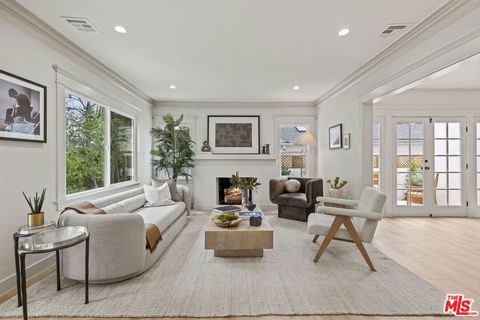 Photo of 1337 N Orange Grove Avenue, West Hollywood, CA 90046 (MLS # 25617351)