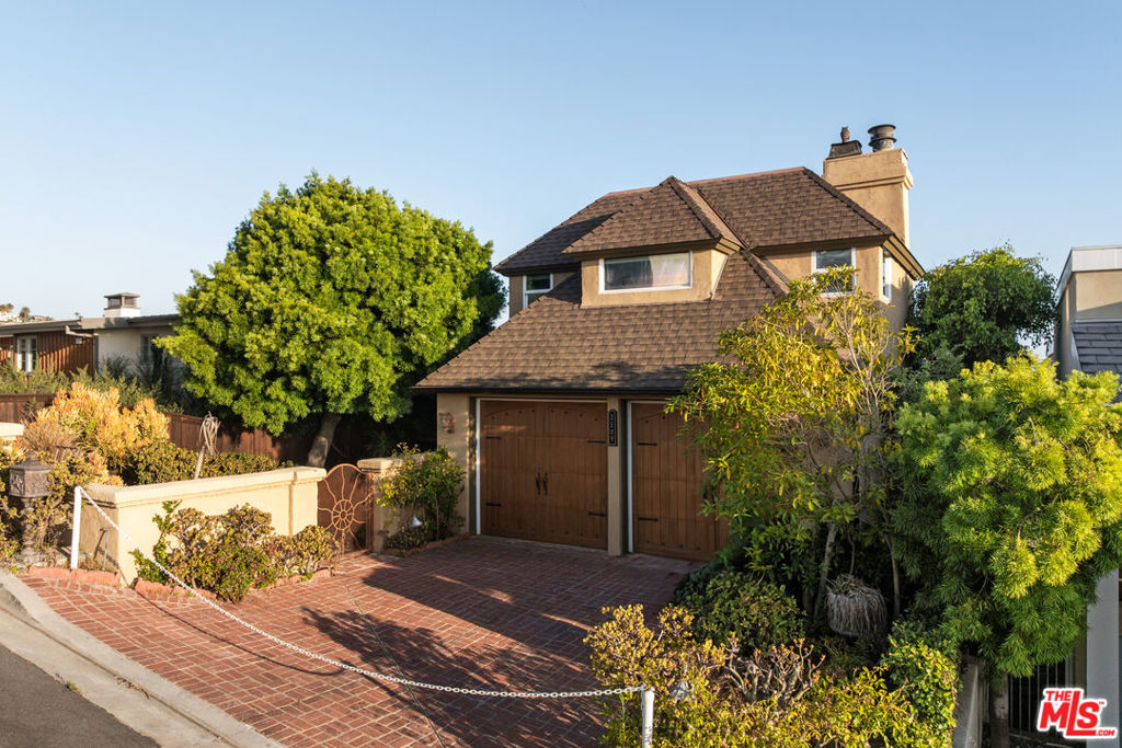 2509 Duarte Way