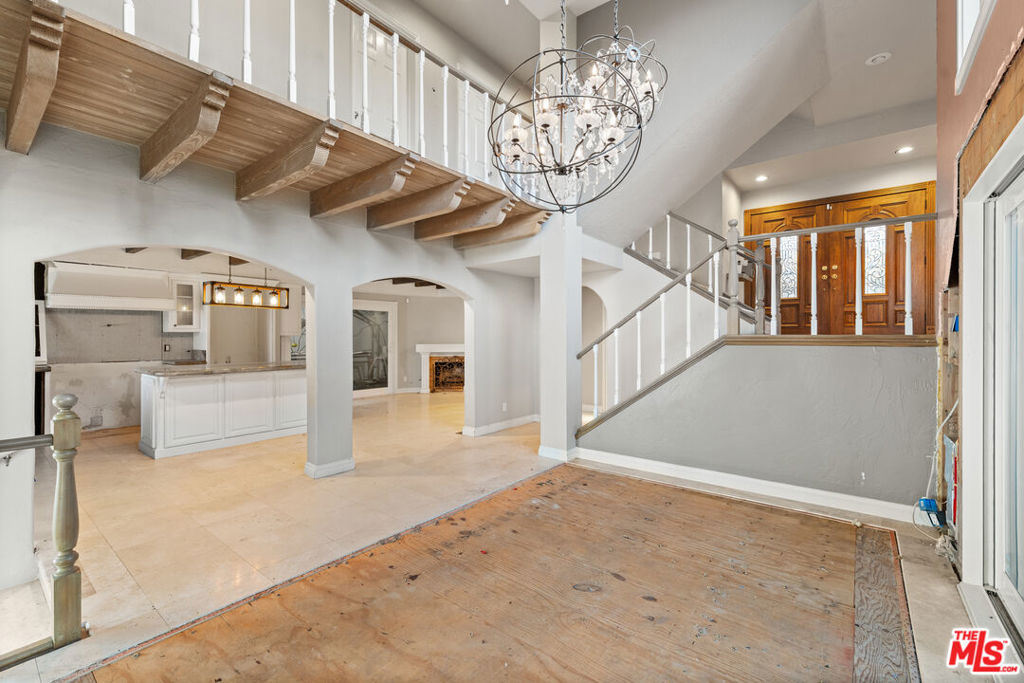 2509 Duarte Way
