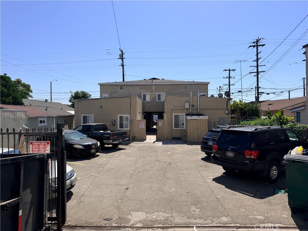 1323 Walnut Ave