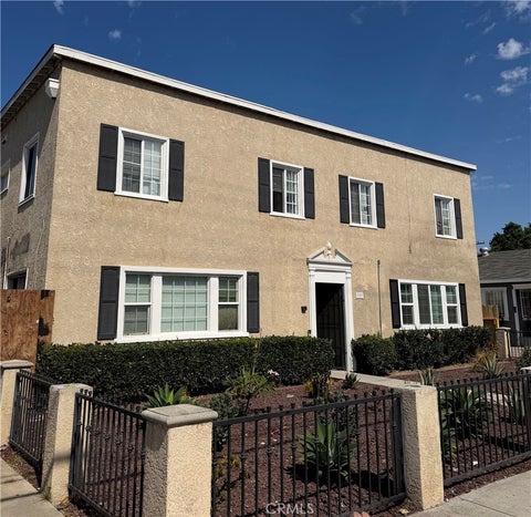 Photo of 1323 Walnut Ave AVE, Long Beach, CA 90813 (MLS # IN26149247)