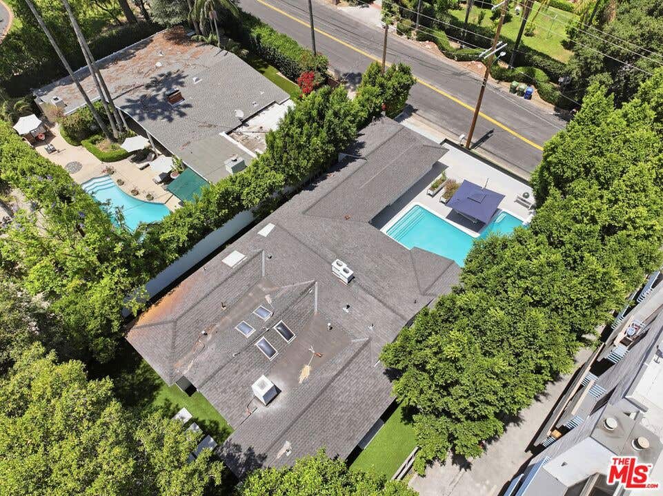 Photo of 16910 Magnolia Boulevard, Encino, CA 91316 (MLS # 26843725)