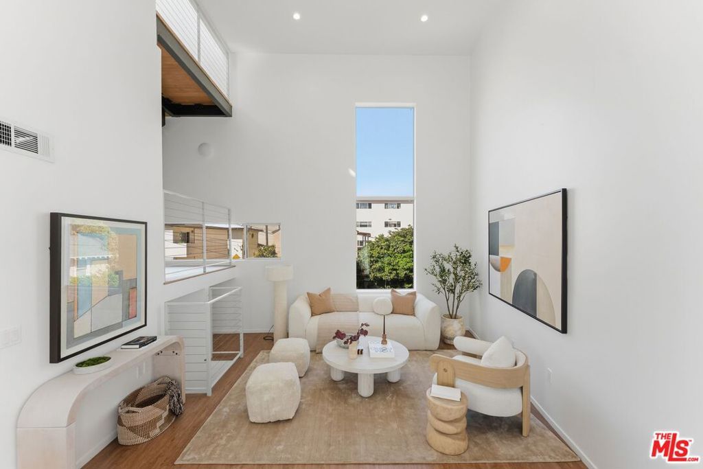 Photo of 1244 14th Street #E, Santa Monica, CA 90404 (MLS # 26840473)