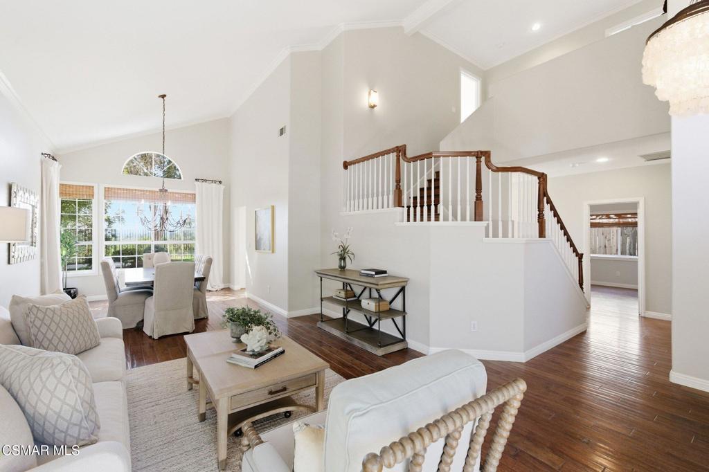 1329 La Culebra Circle