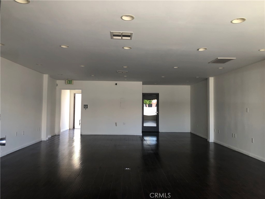 9124 Las Tunas Drive