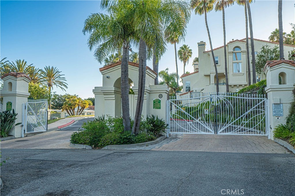 6473 Zuma View