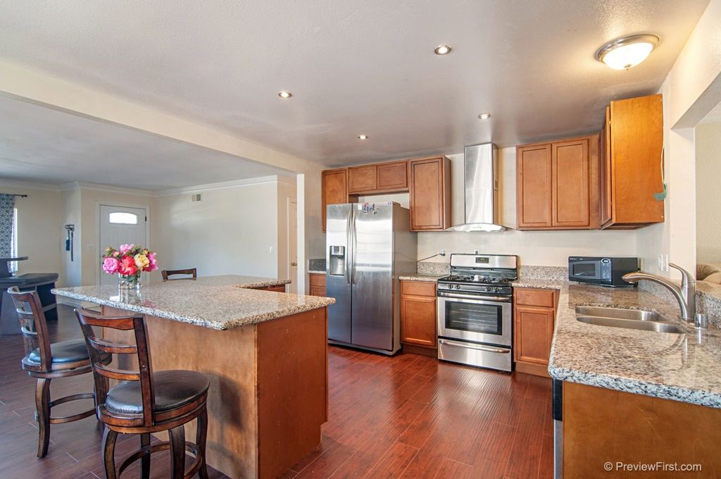 listing image 130725664366568389965