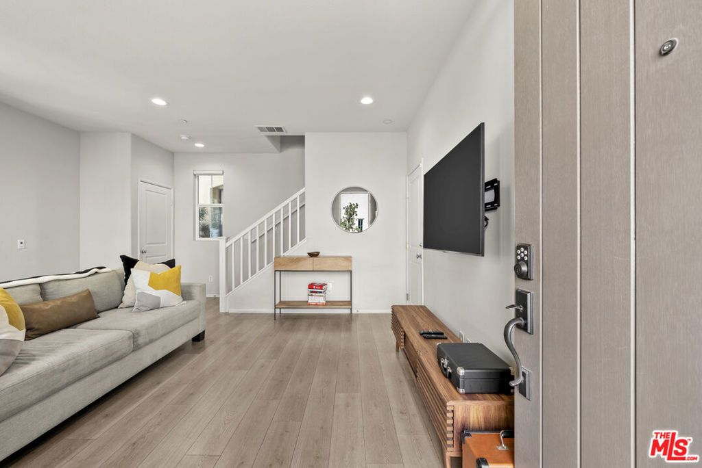 Photo of 11228 N Alta Avenue, San Fernando, CA 91345 (MLS # 26655431)