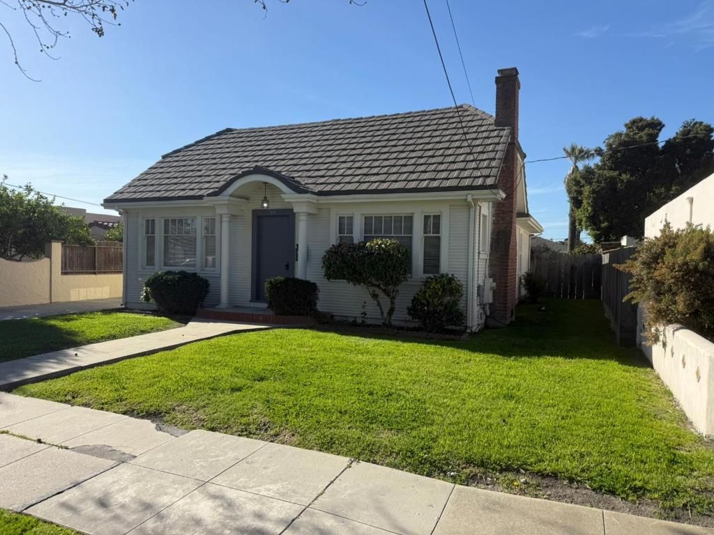 Photo of 22 Willow Street, Salinas, CA 93901 (MLS # ML82038835)