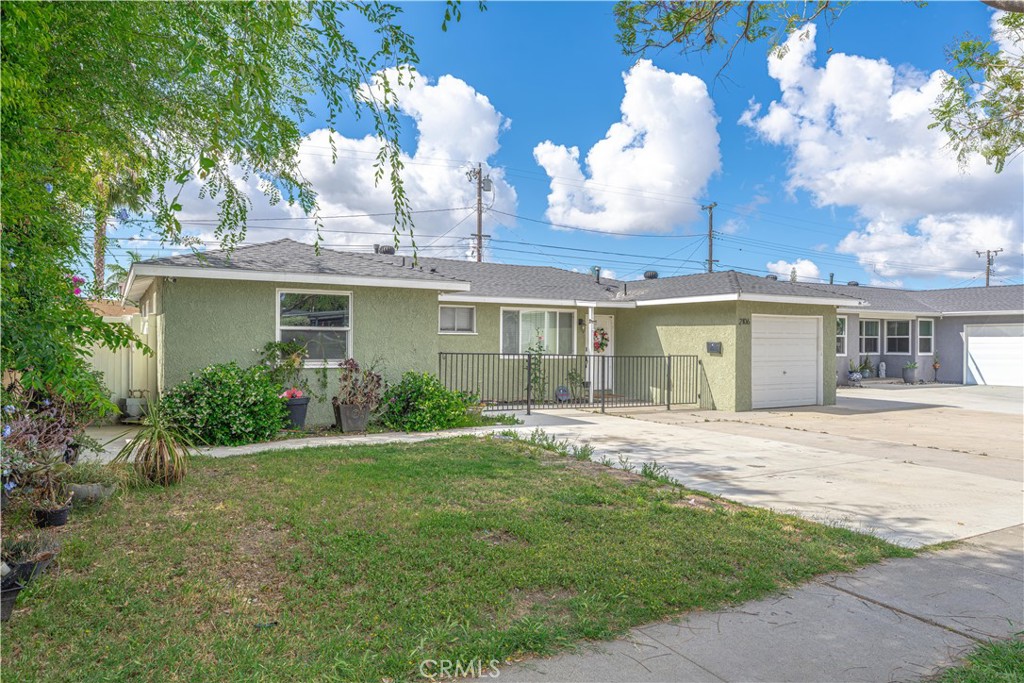 2106 W Olive