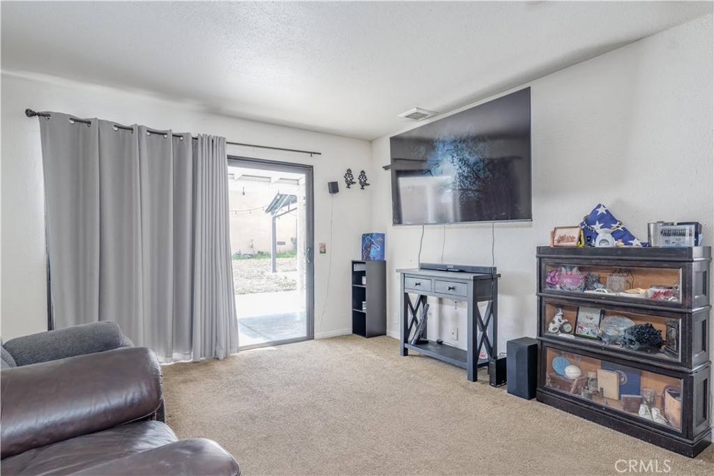 2106 W Olive
