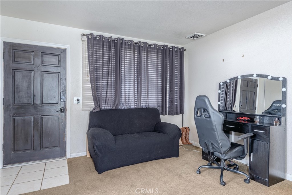 2106 W Olive