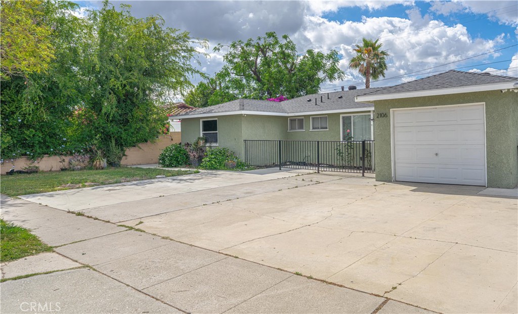 2106 W Olive