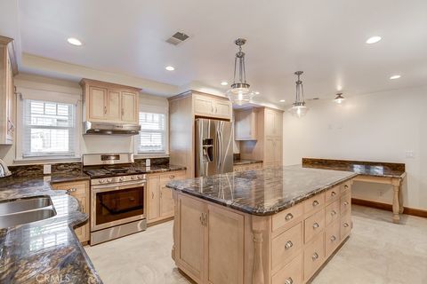 Photo of 520 N Orange Street, Orange, CA 92867 (MLS # OC26103514)