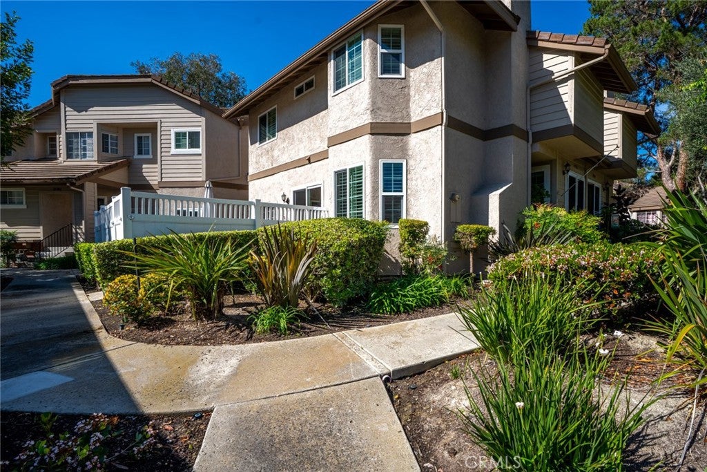 24376 Larchmont Court