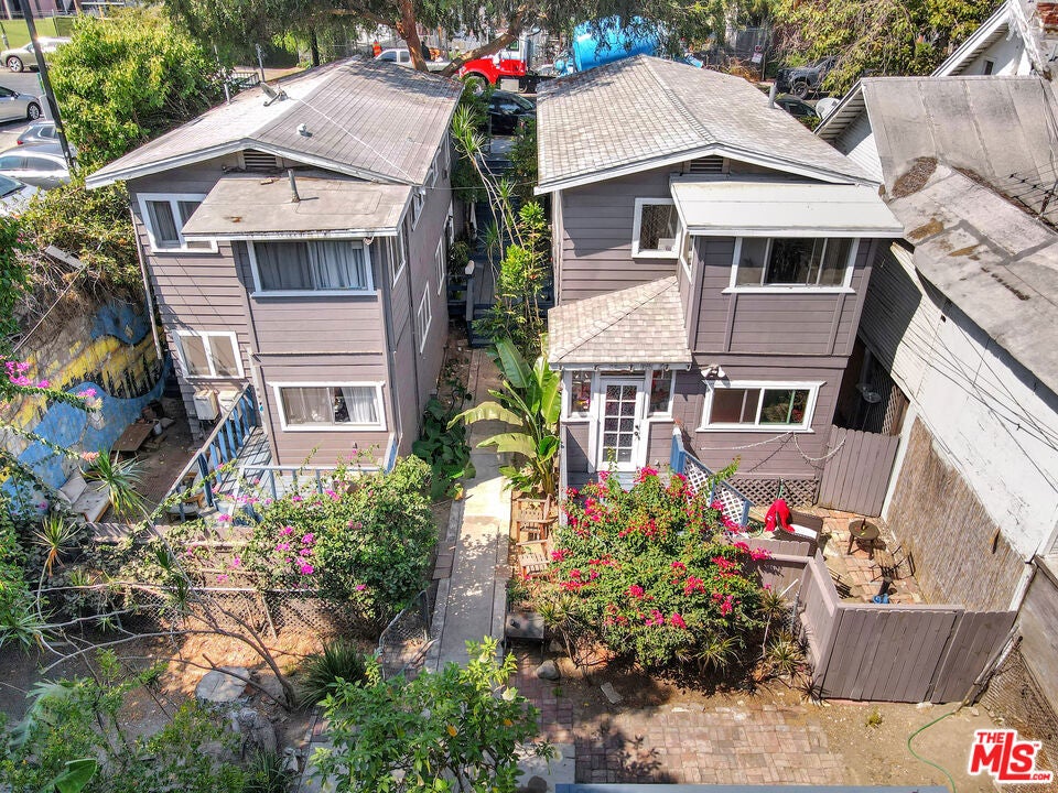 1118 Sanborn Avenue