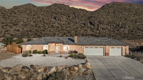 Photo of 15831 Rimrock Road, Apple Valley, CA 92307 (MLS # HD25275209)