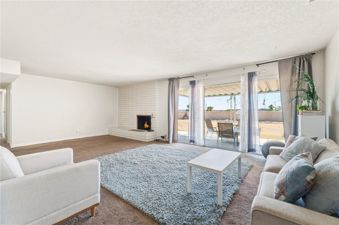 1104 Bigger St