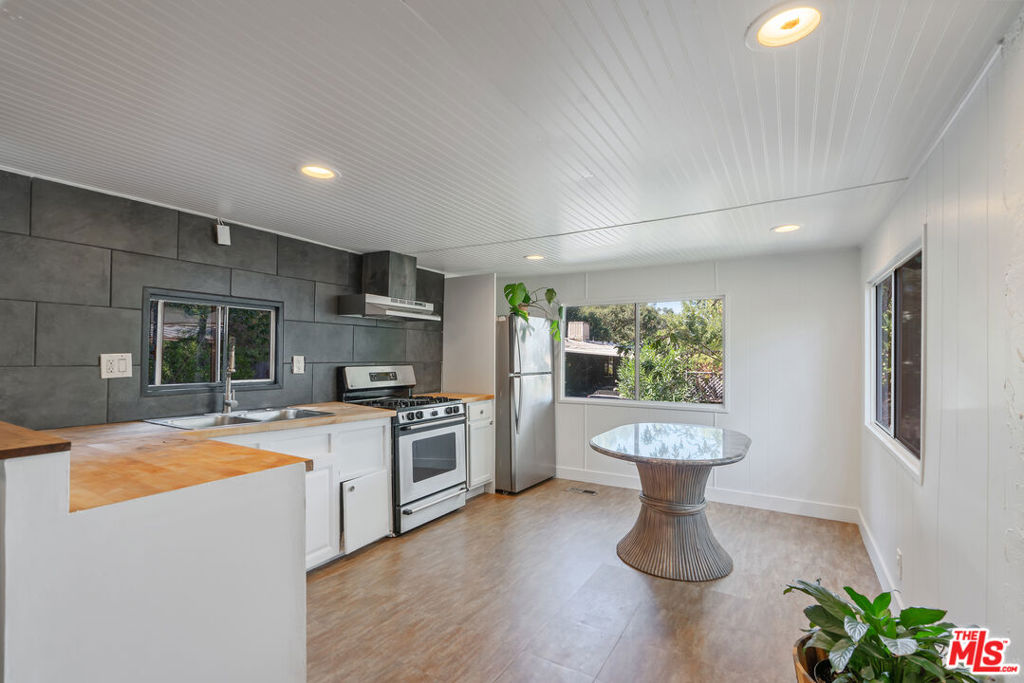 1667 Las Virgenes Canyon Road 9