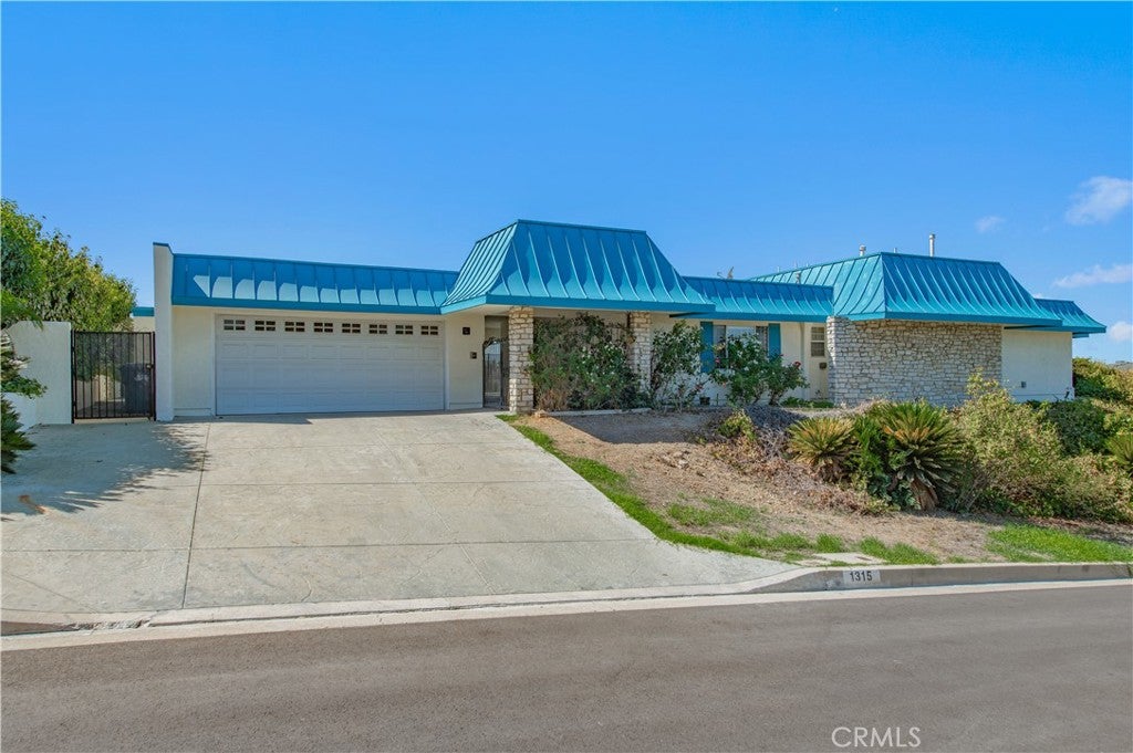 1315 S Golden Vista Drive