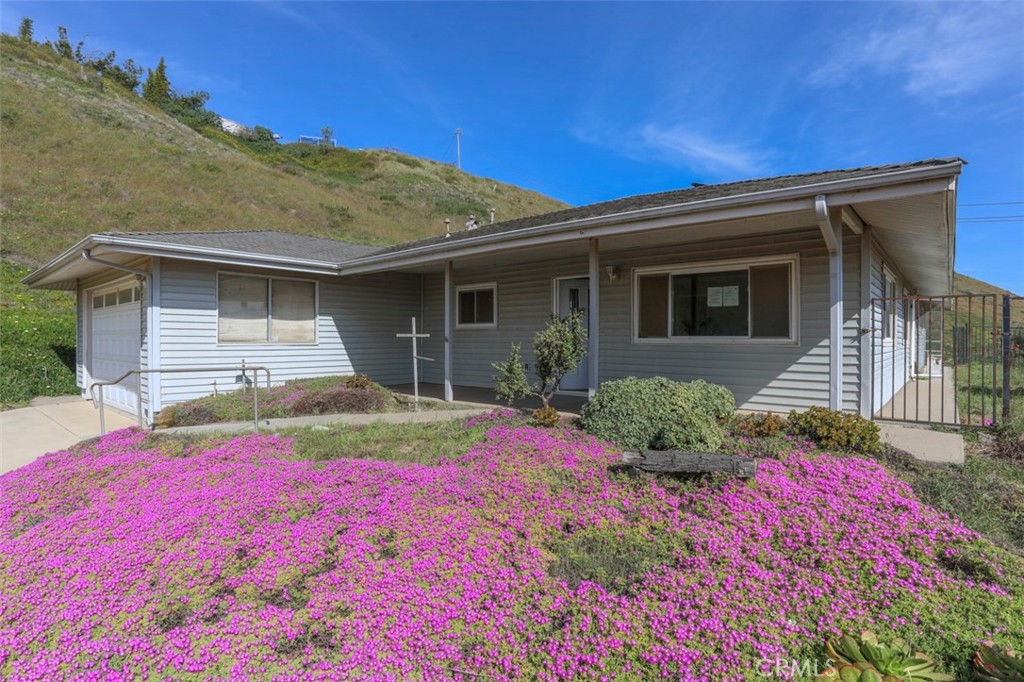 PROPERTIES 761 Riverside