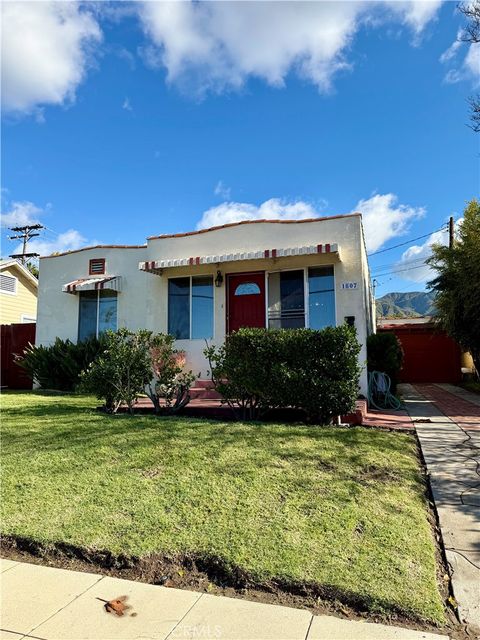 Photo of 1607 Glenwood Rd, Glendale, CA 91201 (MLS # GD26033595)