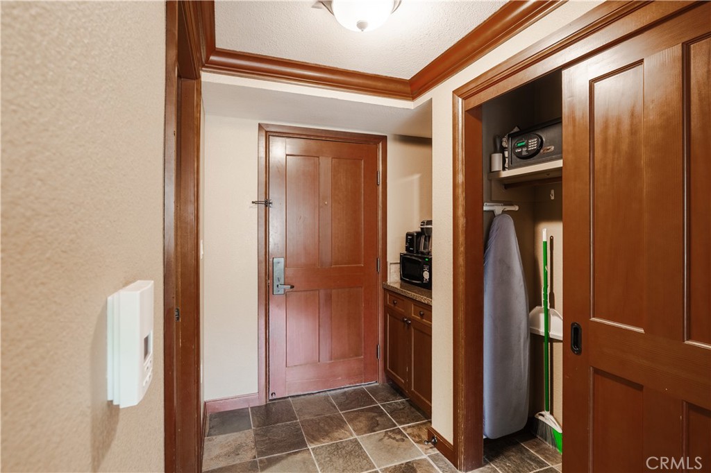 400 Resort Rd 834/836