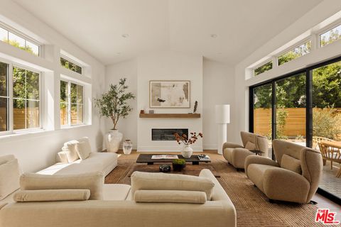 Photo of 4027 Dixie Canyon Avenue, Sherman Oaks, CA 91423 (MLS # 26777261)