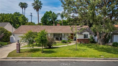 Photo of 6843 Chisholm Ave, Van Nuys, CA 91406 (MLS # SR26060318)