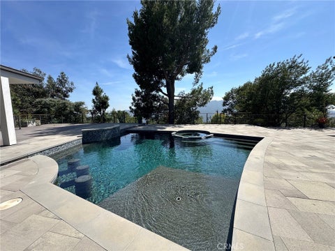 Photo of 2906 Mountain Pine DR, La Crescenta, CA 91214 (MLS # SR26122990)