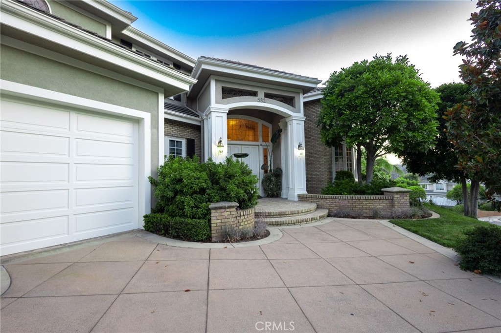 582 N Alta Vista Avenue