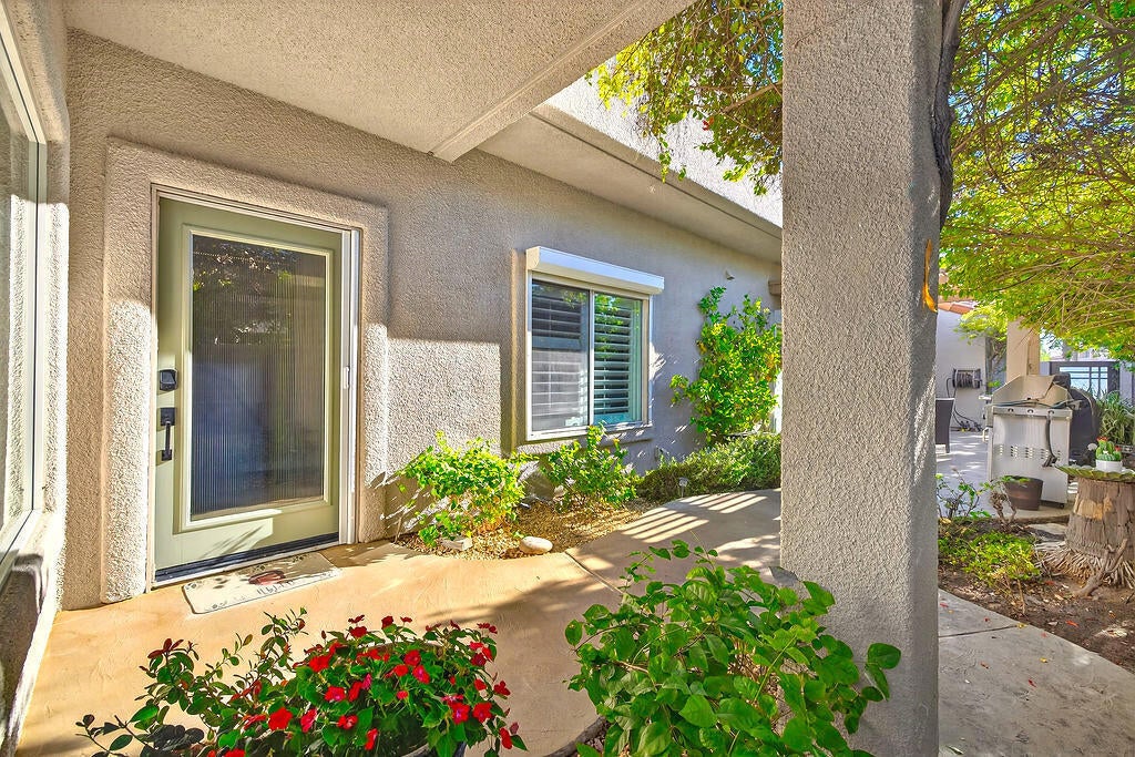 10 Colonial Drive