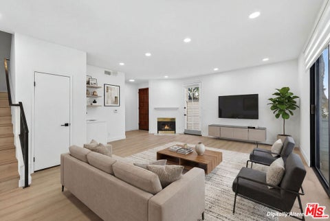 Photo of 1754 11th Street #101, Santa Monica, CA 90404 (MLS # 26890189)