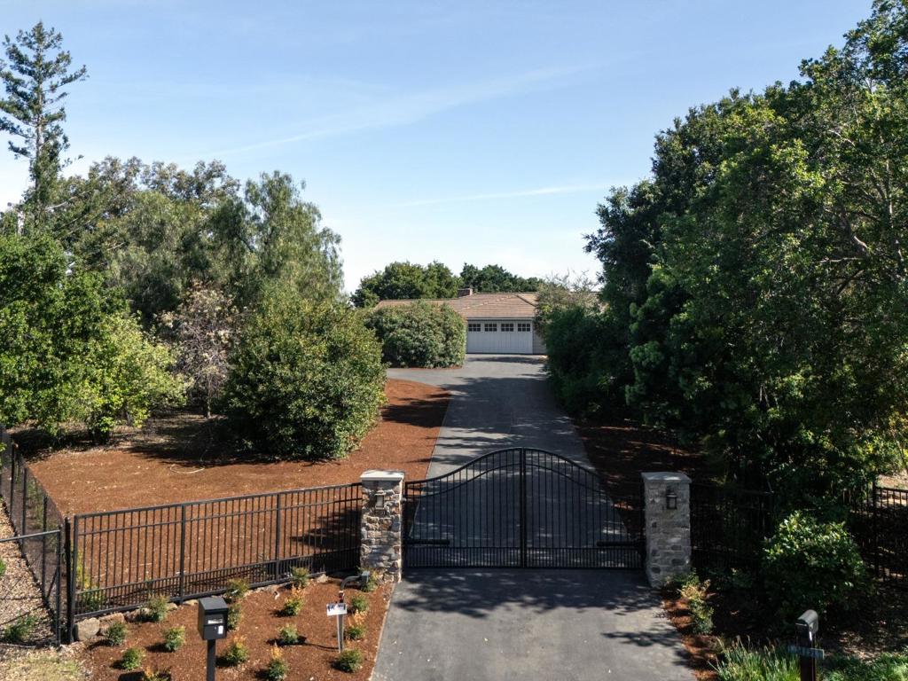 27133 Adonna Court, Los Altos Hills CA 94022
