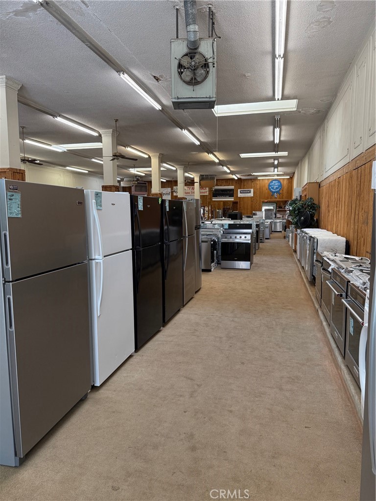 122 W 7th