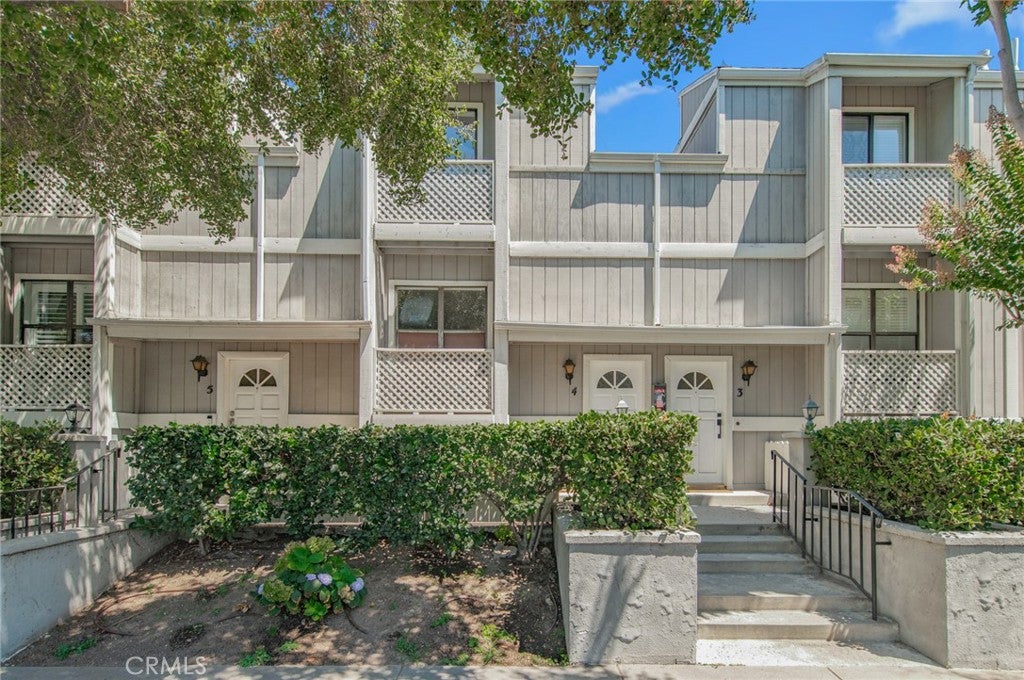 965 E Del Mar Boulevard 4