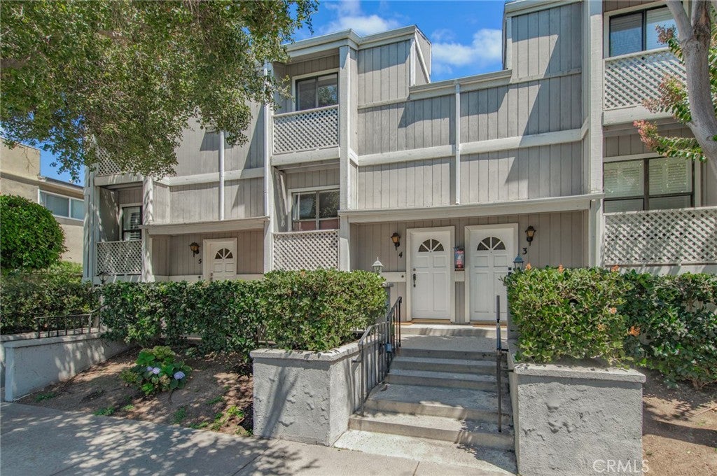 965 E Del Mar Boulevard 4