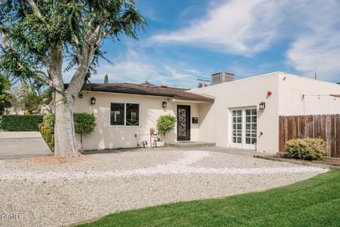 Photo of 2506 Weston Place, Glendale, CA 91208 (MLS # P1-26142)