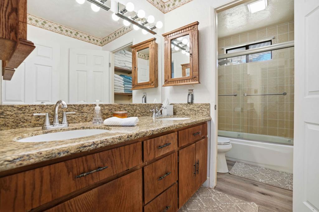 Vista Del Mar - Residential