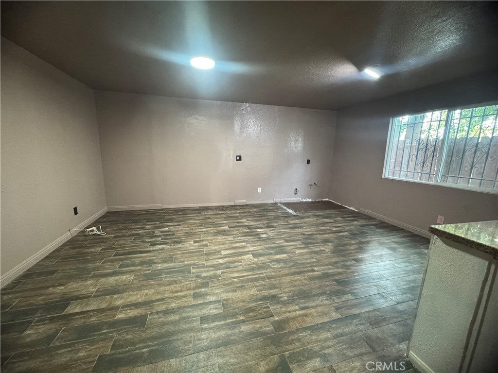 2200 E 105th