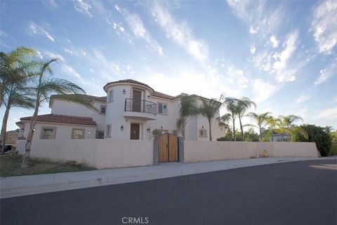 Photo of 40351 Heirloom Court, Murrieta, CA 92562 (MLS # TR26072002)