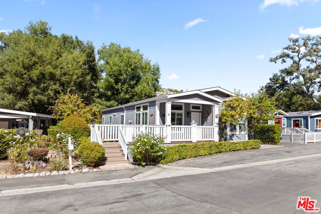 6 Sherwood Drive