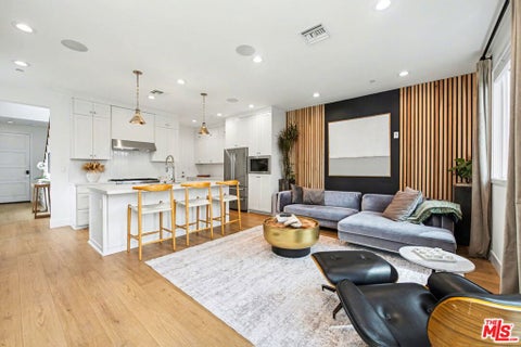Photo of 1209 N Commonwealth Avenue, Los Angeles, CA 90029 (MLS # 26986441)