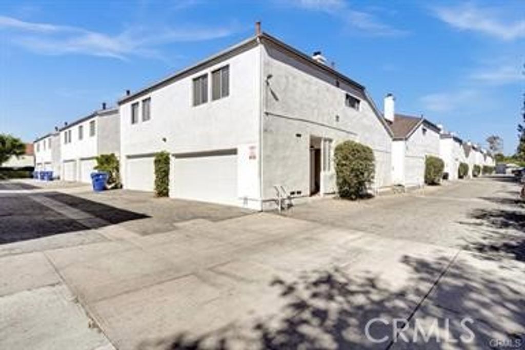 Photo of 16857 San Fernando Mission Boulevard #7, Granada Hills, CA 91344 (MLS # SR25138536)