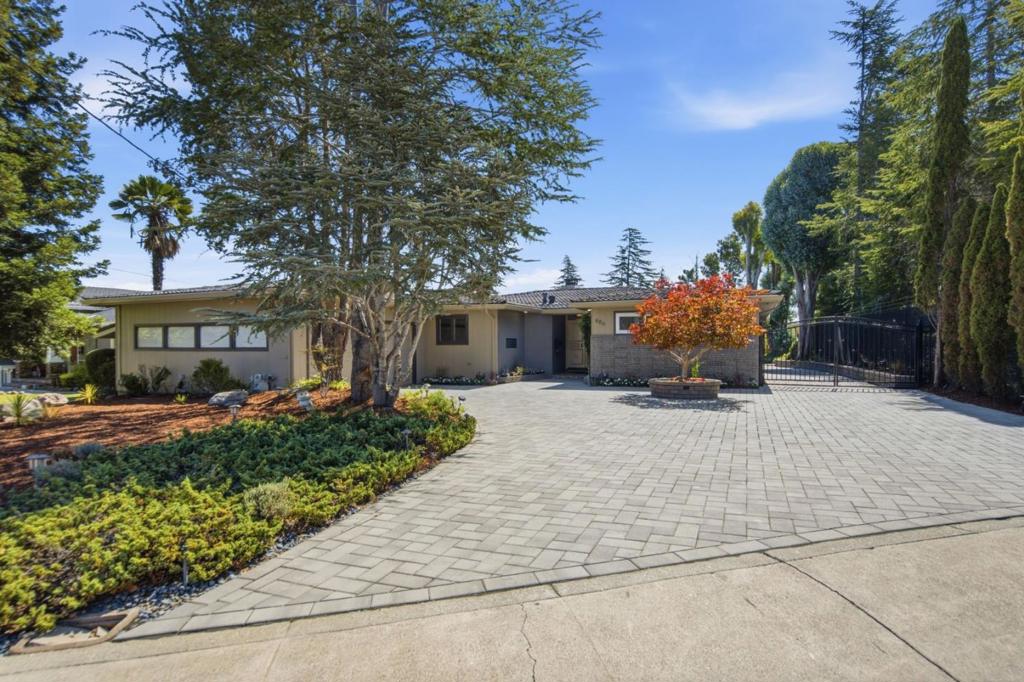 886 Heather Drive