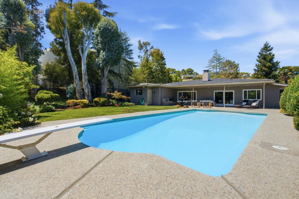 886 Heather Drive