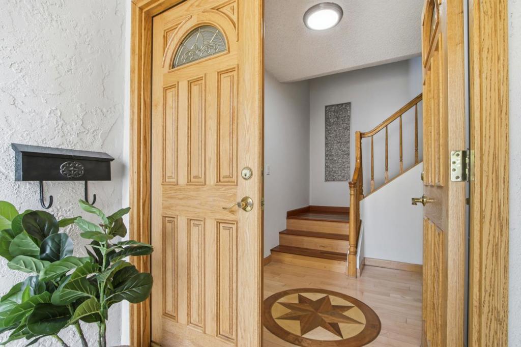 Properties 4 6571 Catamaran Street