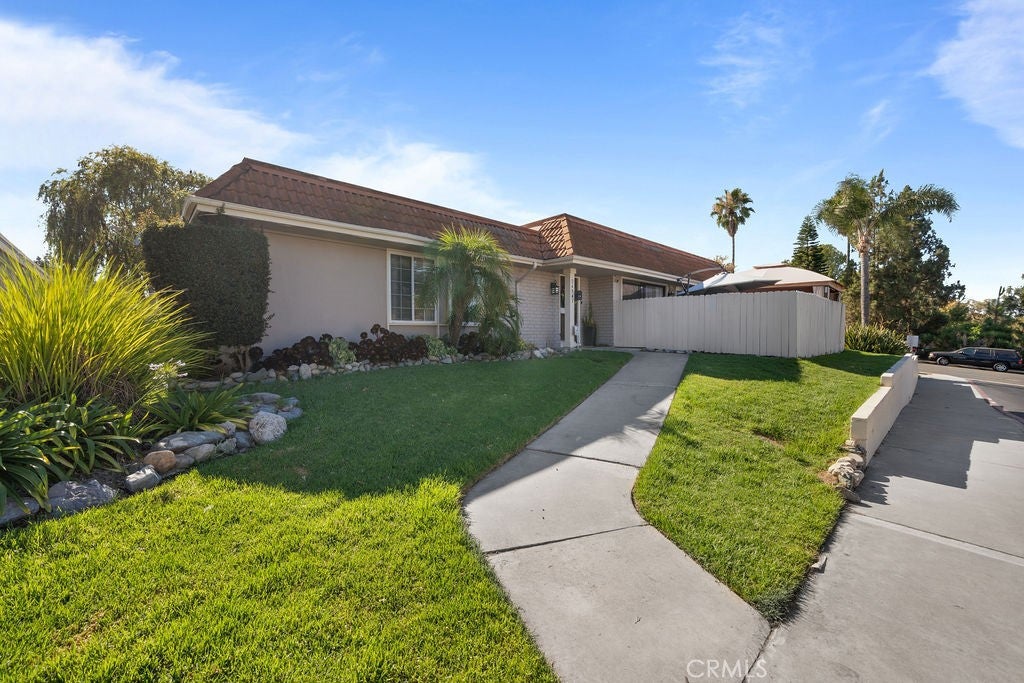 24941 El Roble